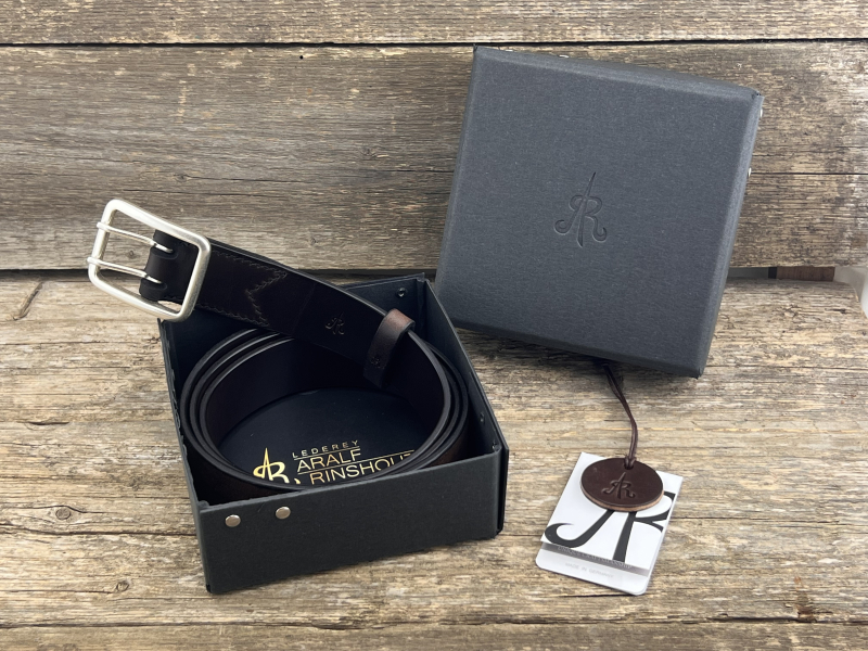 Gürtel mit Doppeldornschließe (Braun)