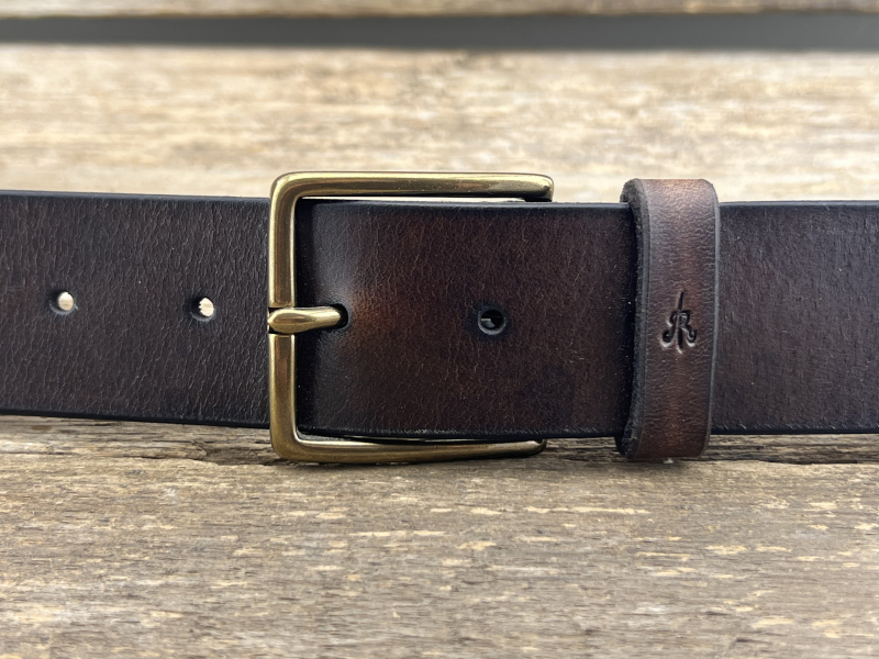 Gürtel mit Halbschließe (Braun)