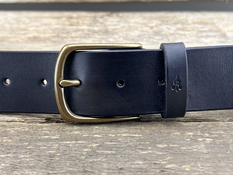 Belt with half clasp (black)