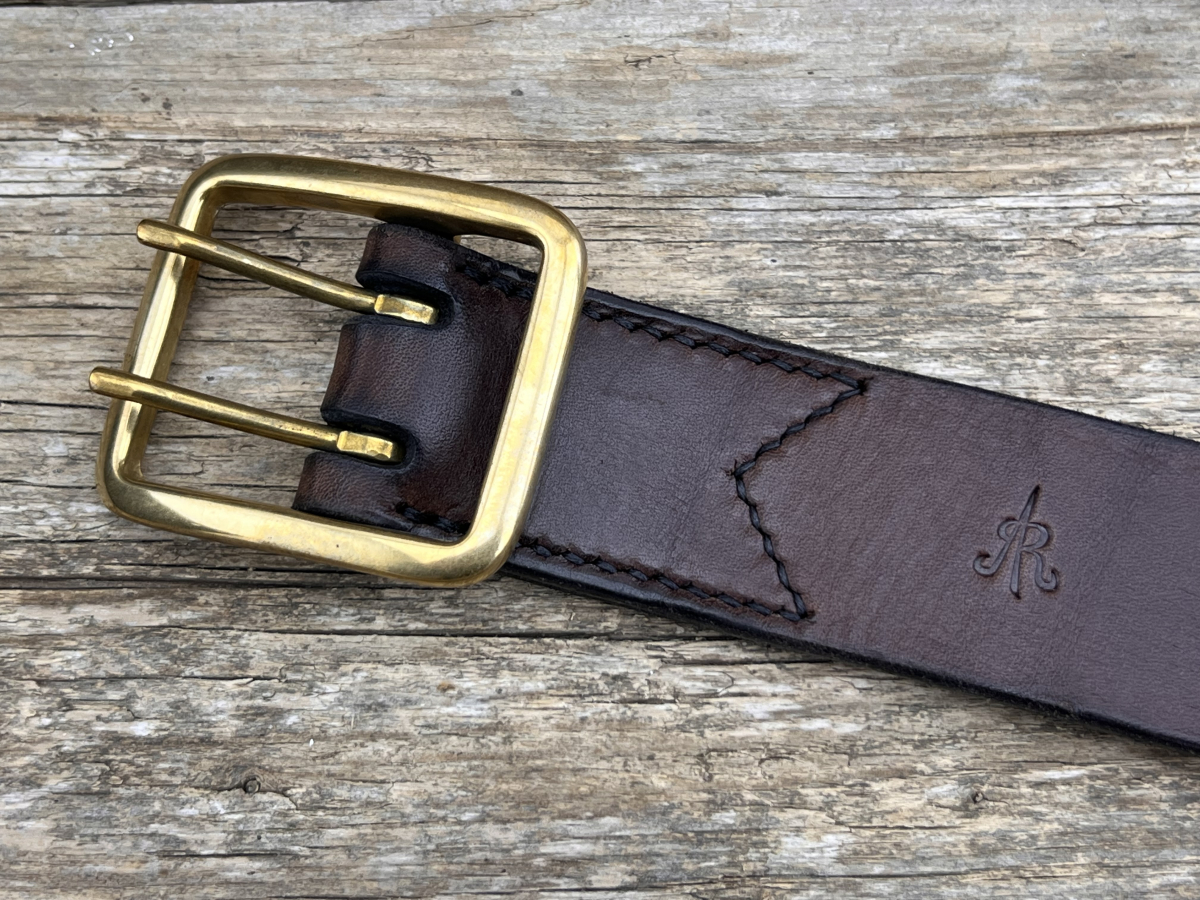 Gürtel mit Doppeldornschließe (Braun)