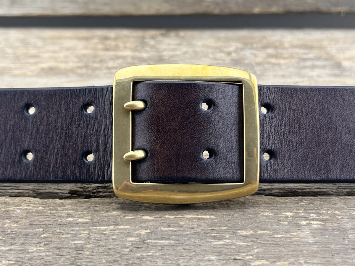 Gürtel mit Doppeldornschließe (Braun)