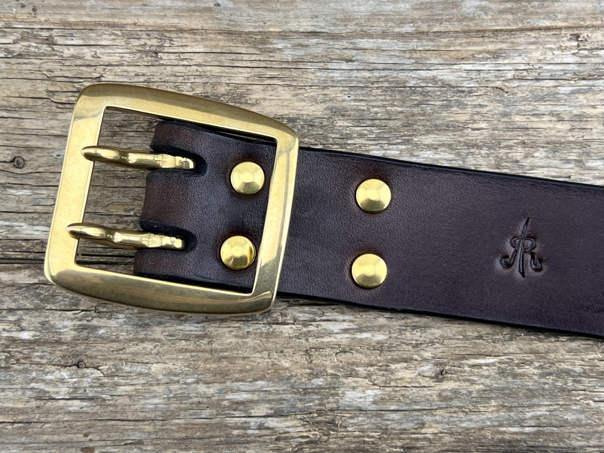 Gürtel mit Doppeldornschließe (Braun)