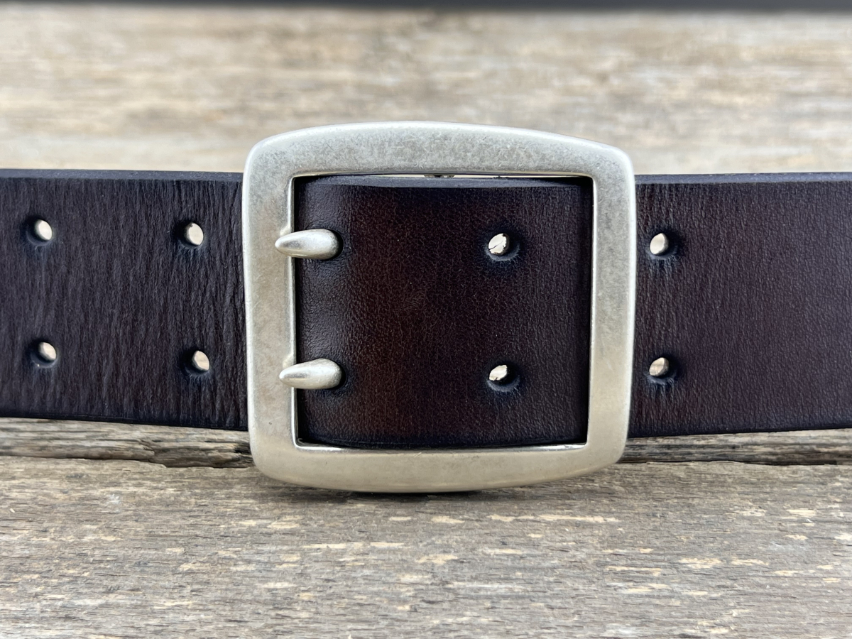 Gürtel mit Doppeldornschließe (Braun)